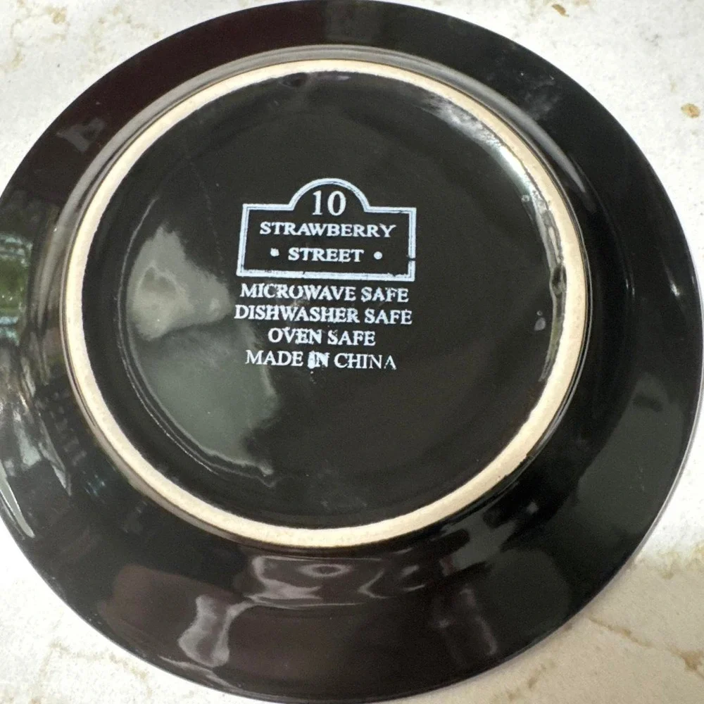 N/A black dish